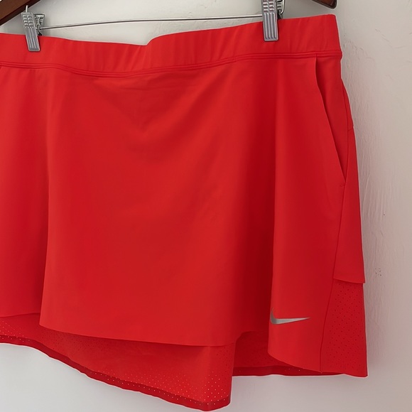 Nike Golf Skirt Size XL With Pockets Elastic Waist Red - Picture 2 of 9